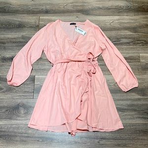 NWT boohoo Plus Wrap Front Dress in Rose, Size US 16